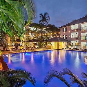 https://central-plaza-port-douglas.cairnshotels4all.com